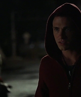 Arrow-S02-E01-0137.jpg