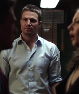 Arrow-S02-E01-0093.jpg