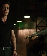 Arrow-S02-E01-0214.jpg