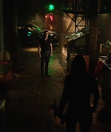 Arrow-S02-E01-0223.jpg