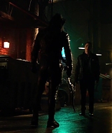 Arrow-S02E08-0082.jpg