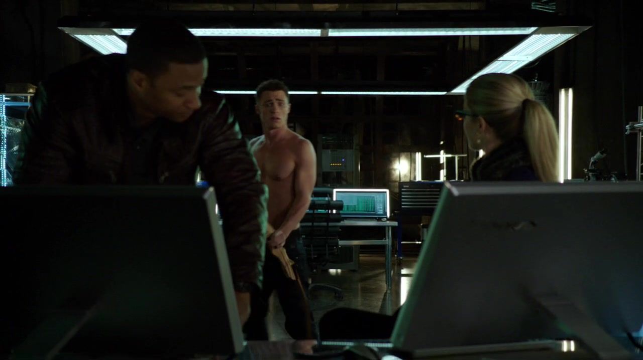 Arrow-S02-E13-0014.jpg