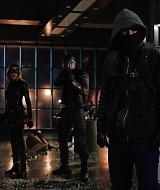 Arrow-S04E12-013.jpg